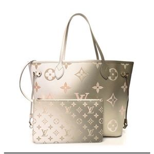 COPY - LV NWT and microchipped Spring in the city neverfull MM and pochette Sun…